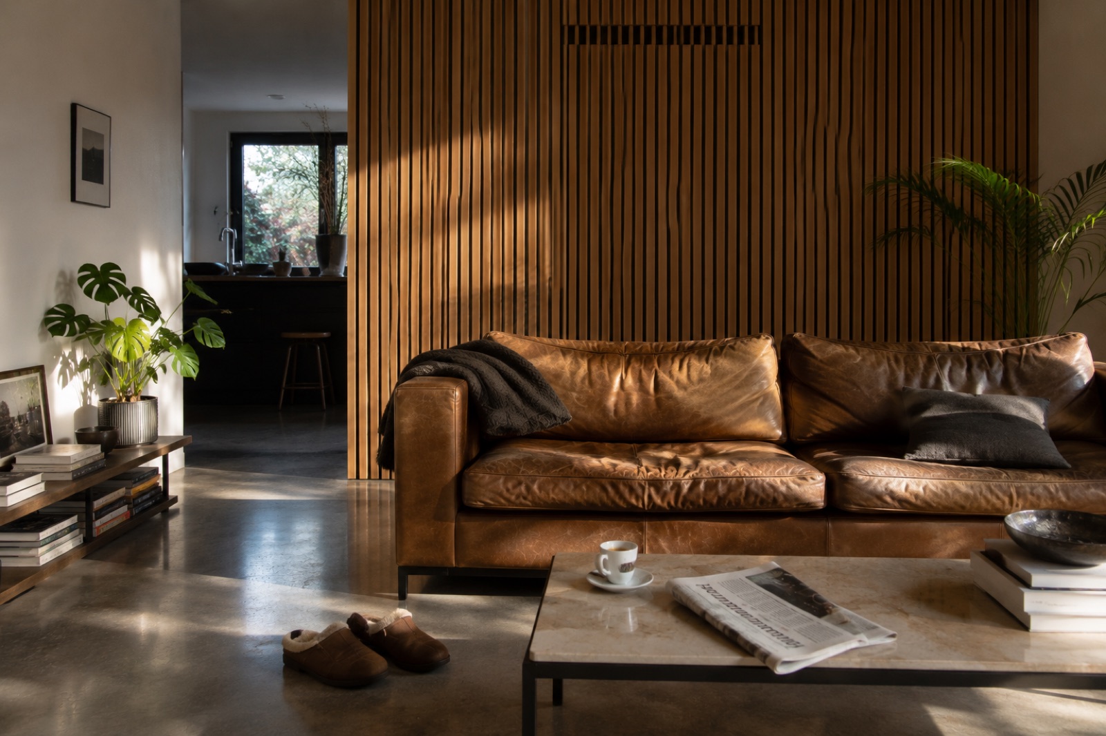 Designgerät in Lamellenwand in Bad Homburg