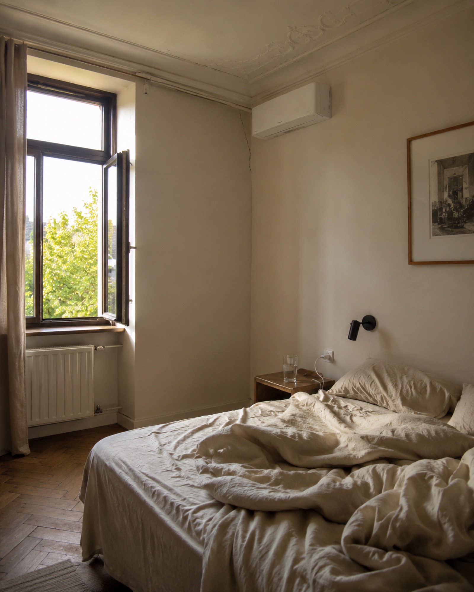 Altbau-Schlafzimmer mit Klimaanlage in Friedberg